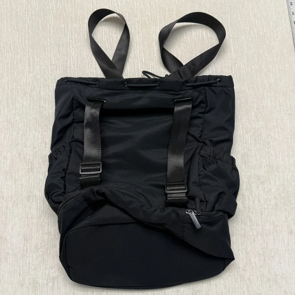 Beyond Yoga Backpack Tote Black Lined Convertible Gym Cinch Drawstring Travel